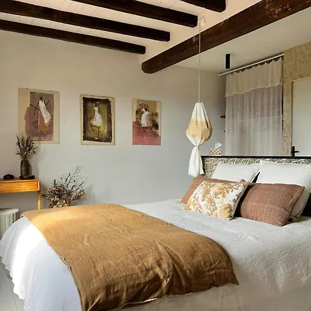 Cozy And Refined Retreat In The Heart Of Сasa de vacaciones *