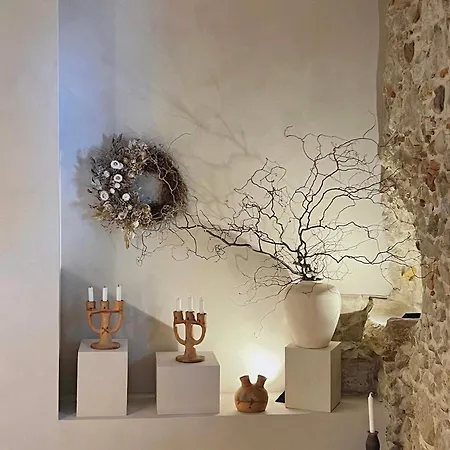 Cozy And Refined Retreat In The Heart Of