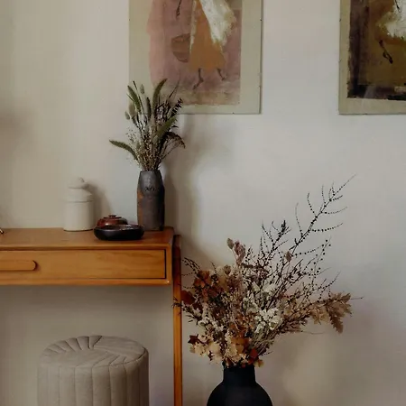 Cozy And Refined Retreat In The Heart Of *