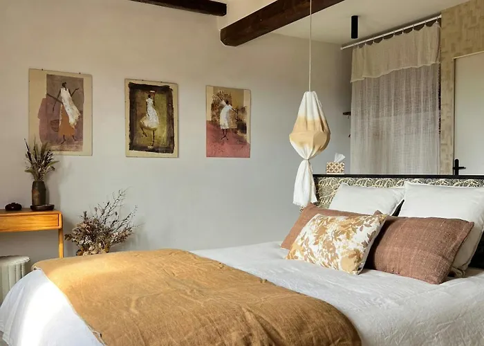 Cozy And Refined Retreat In The Heart Of Сasa de vacaciones *